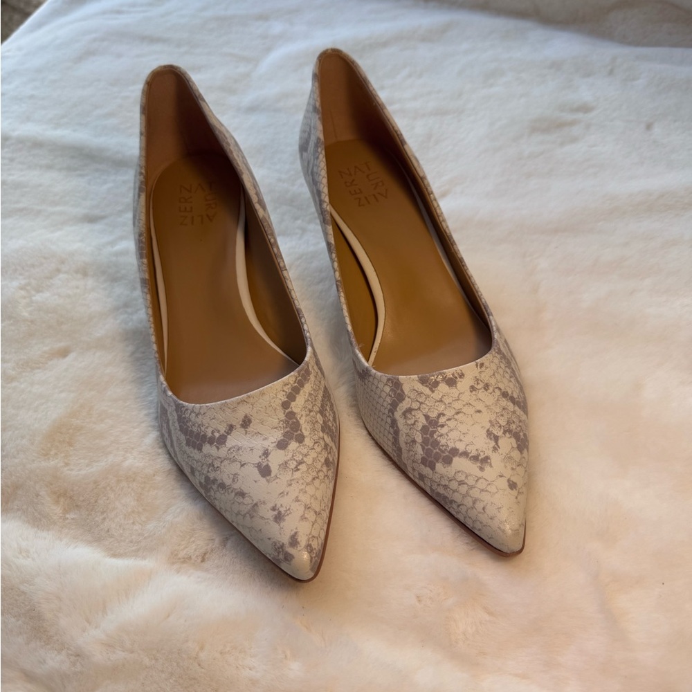 Naturalizer White and Gray Snakeskin Pumps Size 10.5 - Picture 1 of 7